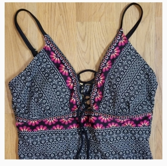 KONA Sol Swimsuit One Piece Black Lace Up Size Medium - Picture 3 of 7